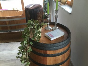 Fasstisch Weinfass als Stehtisch Eichenfass gebraucht, Tischfass Holzfass aufbereitet und mit Naturöl versiegelt